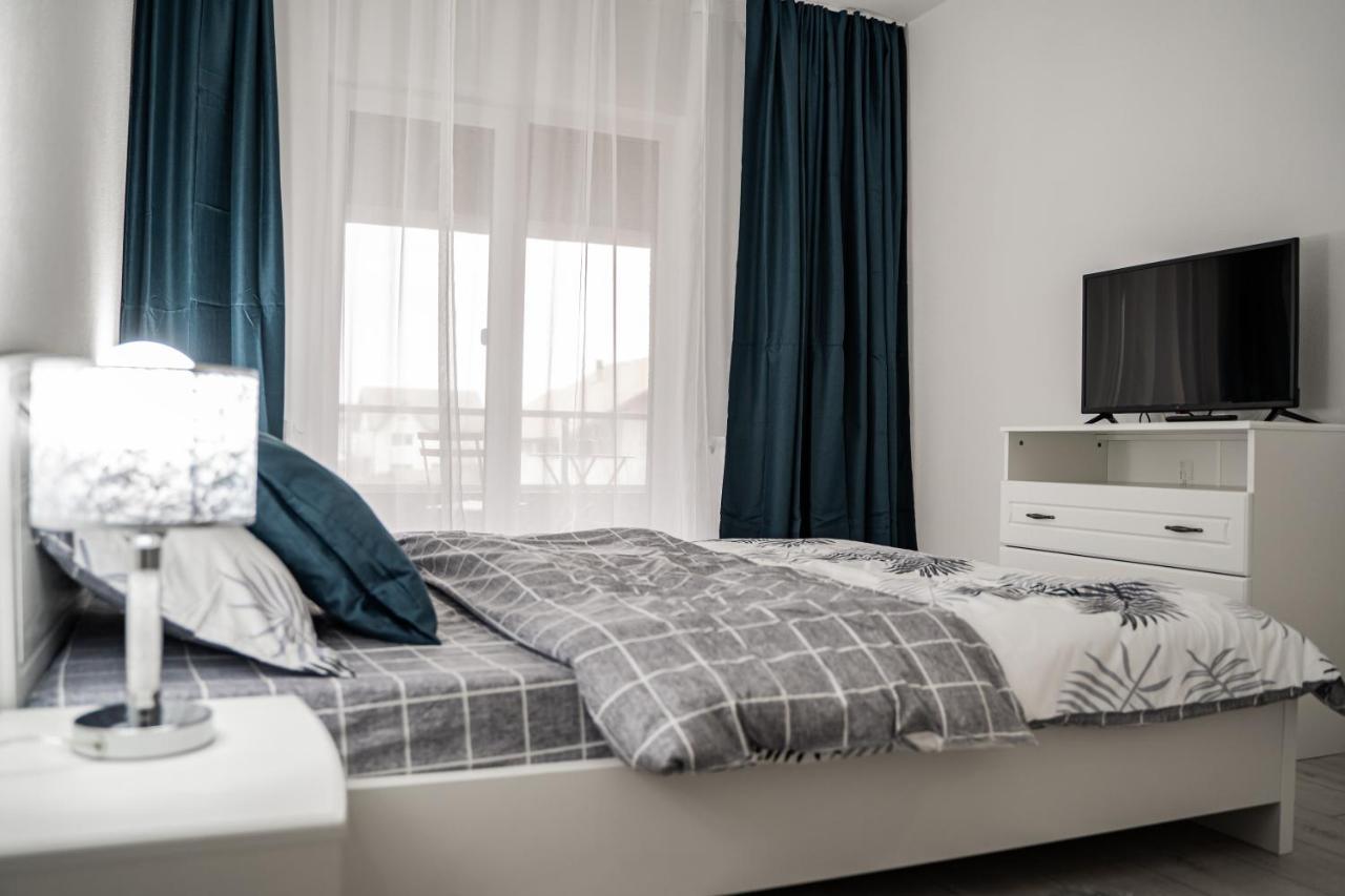 Modern Apartment In Dumbravita Dumbravita  外观 照片