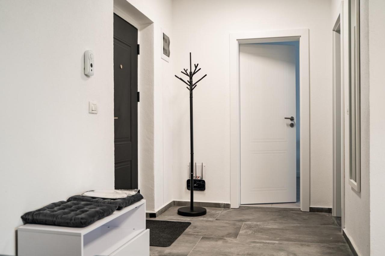 Modern Apartment In Dumbravita Dumbravita  外观 照片
